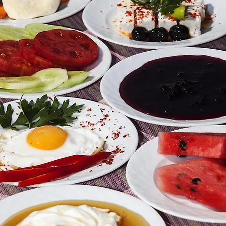 Zeus Hotel İçmeler